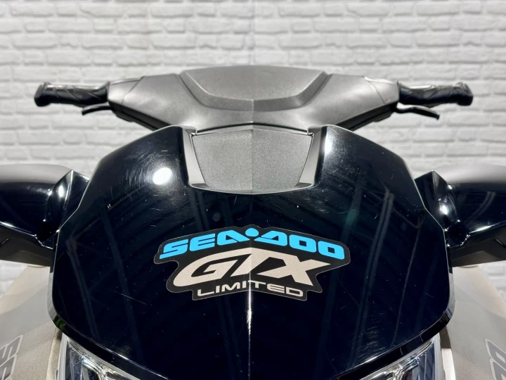 2016 BRP SEA-DOO GTX LIMITED 260 HP I.S = SUSPENSION INTELLIGENTE + IBR + VTS + 124 HR SEULEMENT + 3 PASSAGERS 