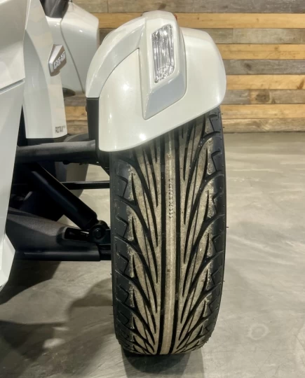 2017 BRP CAN-AM SPYDER RT-S SE-6 (SEMI-AUTOMATIQUE) ROTAX 1330 cc EFI + SEULEMENT 25499 KM + RARE & A1 