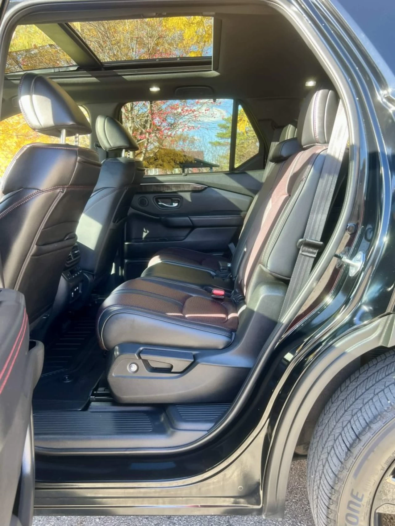 2023 HONDA PILOT BLACK EDITION AWD + V6 3.5L + SEULEMENT 34856 KM + GARANTIE  Main Image