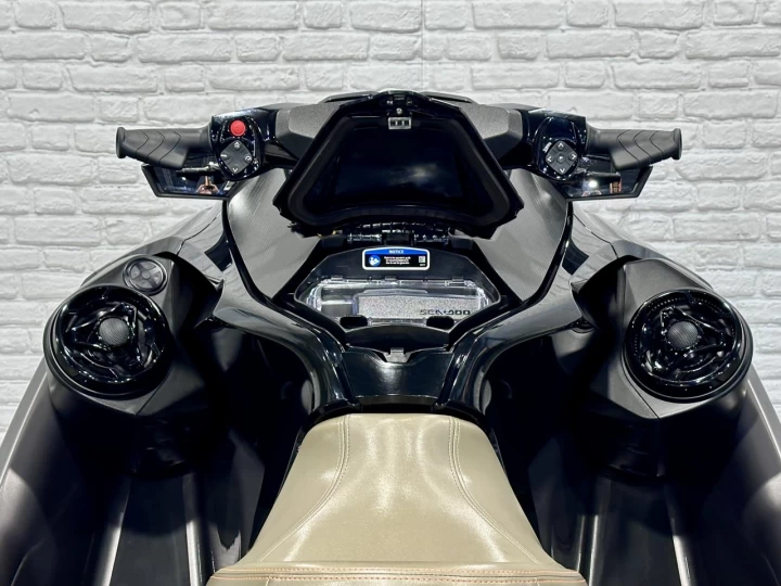 2021 BRP SEA-DOO GTX 230 H.P + IBR + VTS + AUDIO PREMIUM + SEULEMENT 32 HR + 3 PASSAGERS + RARE & A1 