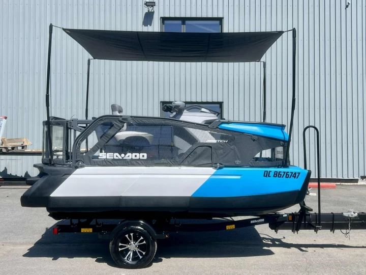 2023 BRP SEA-DOO SWITCH COMPACT 13' ROTAX 170 HP + IBR + VTS + GPS + TOIT + REMORQUE DLX + SEULEMENT 89 HR + RARE & CONDITION A1 