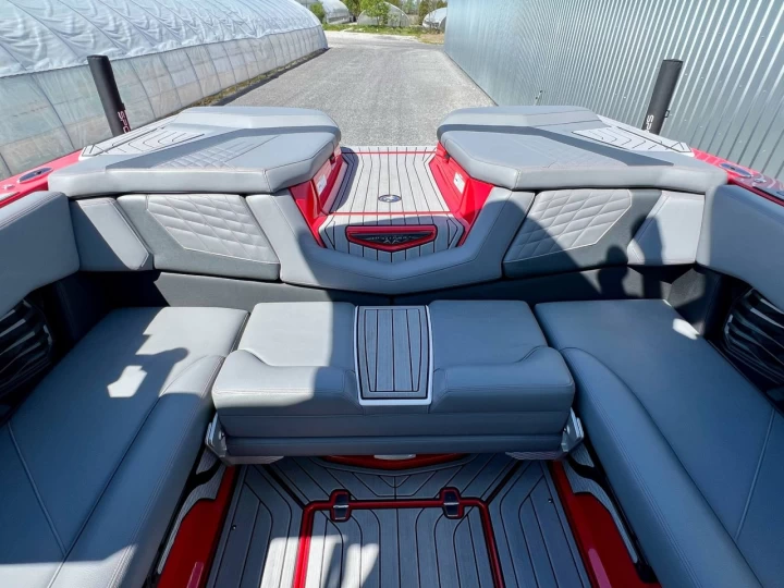 2022 SUPER AIR NAUTIQUE G23 + TOUTES OPTIONS $$$ + REMORQUE DLX + SEULEMENT 105 HR 