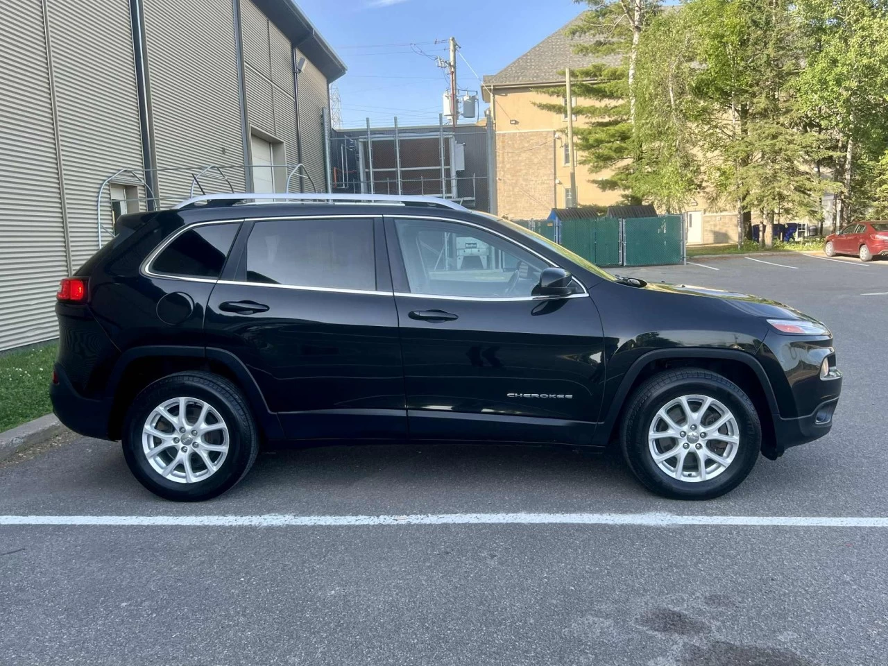 2014 JEEP CHEROKEE EDITION NORTH + V6 + 4X4 + 5 PASSAGERS + 196750 KM + PAS DE ROUILLE A1  Image principale