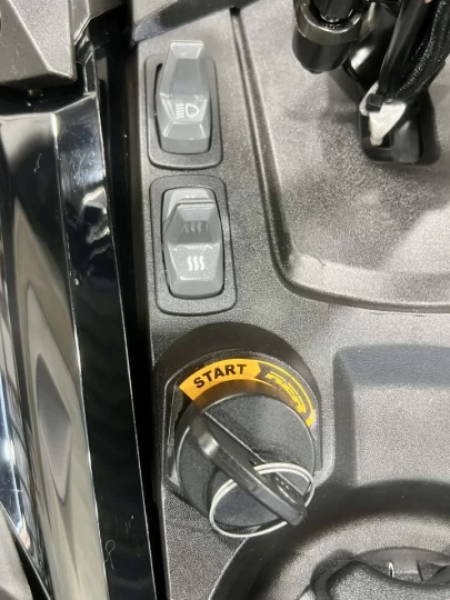 2023 BRP SKI-DOO SUMMIT NEO+ PREMIUM 600 EFI 55 H.P 146'' + SEULEMENT 1035 KM + REV GEN4 + RARE & CONDITION A1 