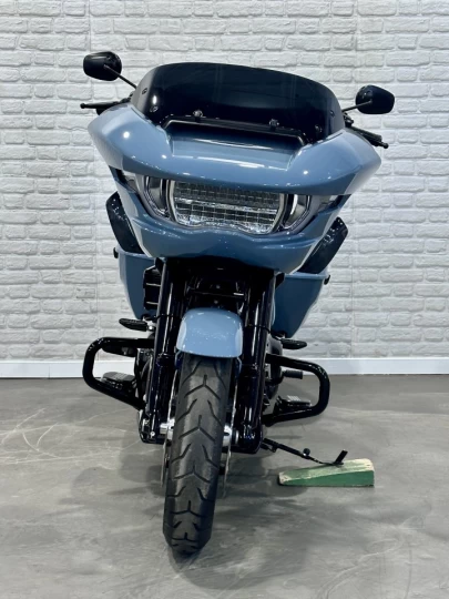 2024 HARLEY DAVIDSON FLTRX ROAD GLIDE 117 c.i = 1923 cc EFI + SEULEMENT 4492 KM + ECRAN 12'' + GARANTIE 2029 + RARE & A1 