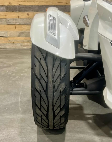 2015 BRP CAN-AM SPYDER RT-S SE-6 (SEMI-AUTOMATIQUE) + ROTAX 1330 cc ACE EFI + 63044 KM 