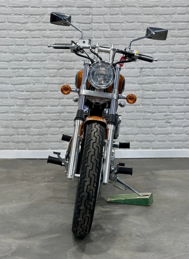 SUZUKI BOULEVARD S40 650 cc + SEULEMENT 22408 KM + RARE & A1  2013