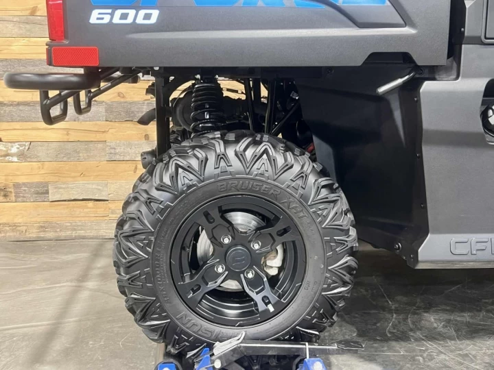 2023 CF MOTO U-FORCE 600 EFI + 4X4 + EPS + SEULEMENT 337 KM + BEAUCOUP D'ÉQUIPEMENTS $$$ + GARANTIE 