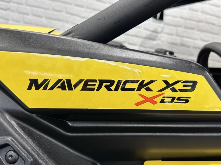 2017 BRP CAN-AM MAVERICK X3 X-DS TURBO 'R' 154 H.P + DPS + 4WD + FOX + 64'' + RARE & CONDITION A1 