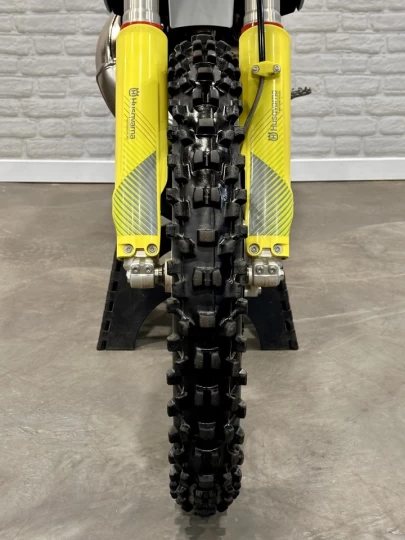 2024 HUSQVARNA TC 250 EFI + 2 TEMPS + MX - MOTOCROSS + SEULEMENT 9. 6 HR + RARE & A1 