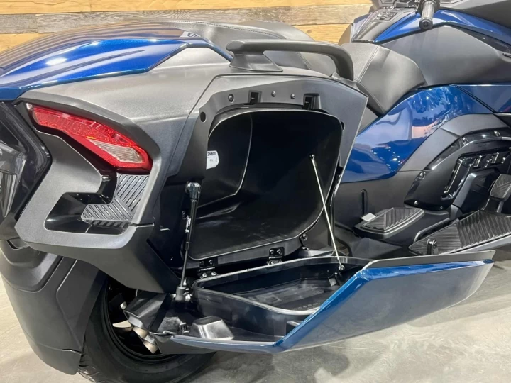 2022 BRP CAN-AM SPYDER RT SE-6 (SEMI-AUTOMATIQUE) AVEC 55901 KM + MODELE & COULEUR RARE + CONDITION A1 