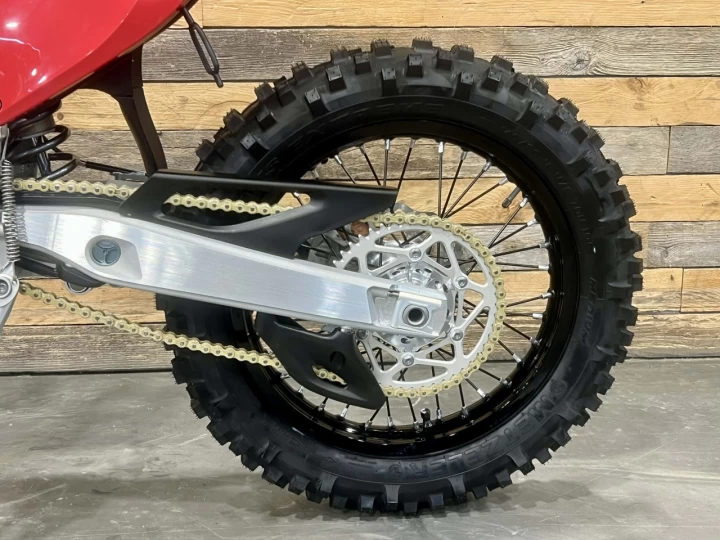 2025 STARK FUTURE VARG EX 60 HP @ 80 HP + LÉGALE SUR LA ROUTE + NEUF 0 KM + GARANTIE 2 ANS 