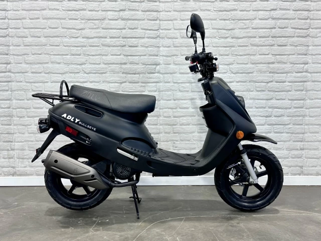 ADLY SCOOTER BULLSEYE GTC 50 cc + 2 TEMPS + NEUF 0 KM + EN INVENTAIRE & LIVRAISION RAPIDE  2026