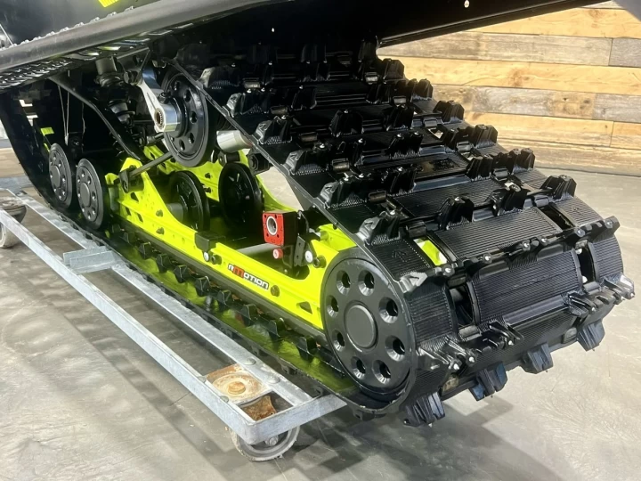 2018 BRP SKI-DOO RENEGADE X 1200 EFI 4-TEC 137'' ITC + 19763 KM + COULEUR RARE & CONDITION A1 