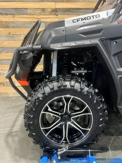 2023 CF MOTO U-FORCE 800 LX EFI + 4X4 + EPS + SEULEMENT 1296 KM + GARANTIE MAI 2028 + CONDITION A1 