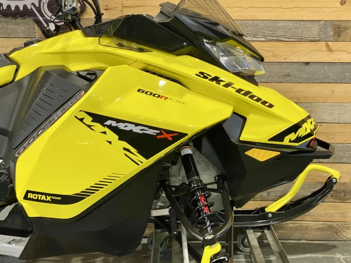 2019 BRP SKI-DOO MXZ-X 600R E-TEC 129'' / REV GEN4 / CONDITION A1 