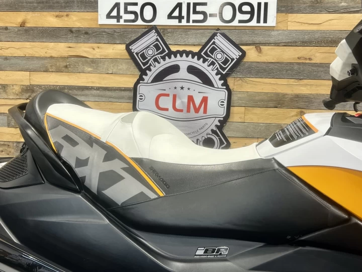 2012 BRP SEA-DOO RXT 260 HP IS = SUSPENSION INTELLIGENTE + SEULEMENT 117 HR + 3 PASSAGERS + MODELE RARE + 