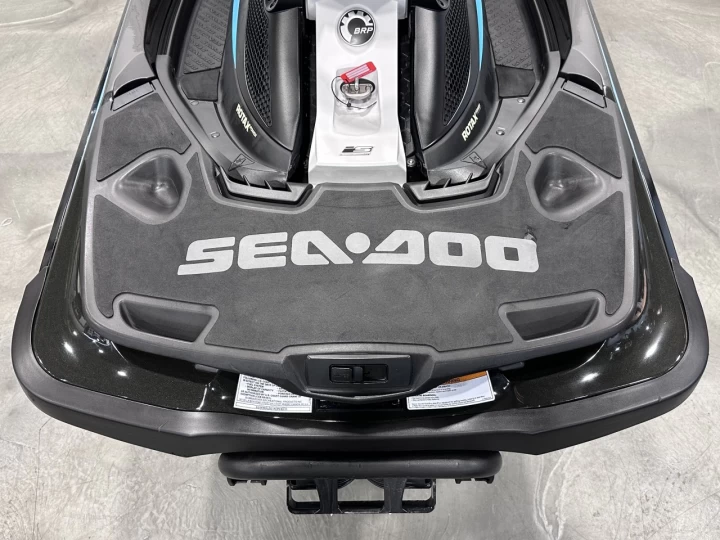 2016 BRP SEA-DOO GTX LIMITED 260 HP I.S = SUSPENSION INTELLIGENTE + IBR + VTS + 124 HR SEULEMENT + 3 PASSAGERS 