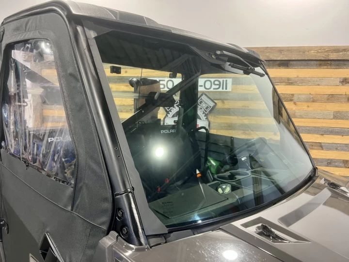 2025 POLARIS RANGER 1000 EDITION PREMIUM + 4X4 + EPS + SEULEMENT 1721 KM + GARANTIE FEVRIER 2027 + RARE & A1 