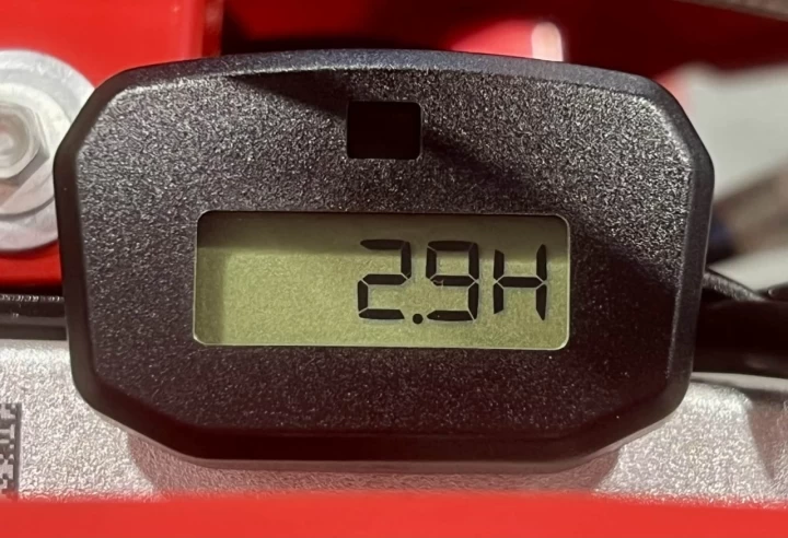 2024 GAS GAS MC 250F EFI + SEULEMENT 3 HR + DEMARREUR ELECTRIQUE + 4 TEMPS + RARE & CONDITION A1 