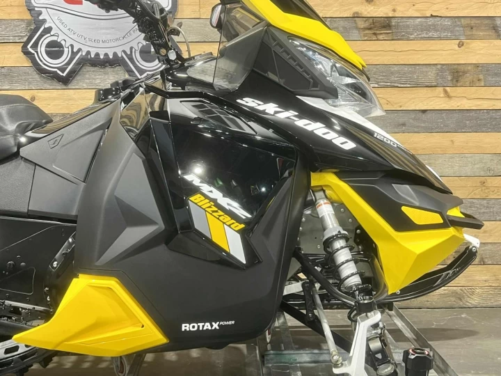 2016 BRP SKI-DOO MXZ BLIZZARD 1200 4-TEC I.T.C 129'' + REV XS + 25442 KM + CONDITION A1 