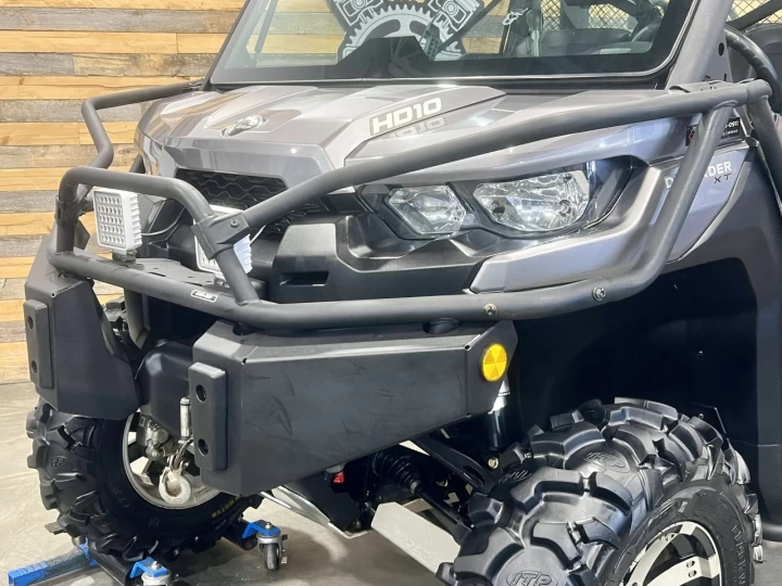 2018 BRP CAN-AM DEFENDER XT HD-10 + 4WD + DPS + BEAUCOUP D'ÉQUIPEMENTS $$$ + RARE & A1 