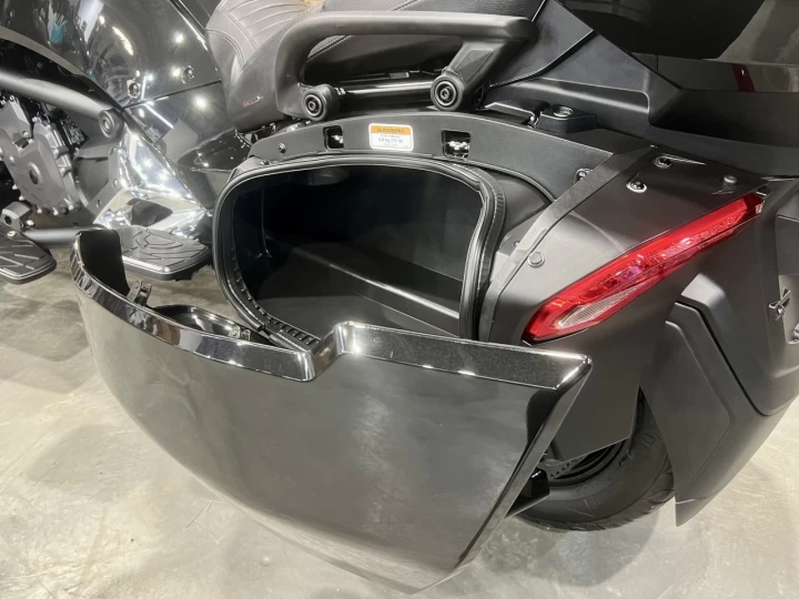 2022 BRP CAN-AM SPYDER F3 LIMITED SE-6 (SEMI-AUTOMATIQUE) ROTAX 1330 cc EFI + SEULEMENT 1753 KM + RARE & A1 