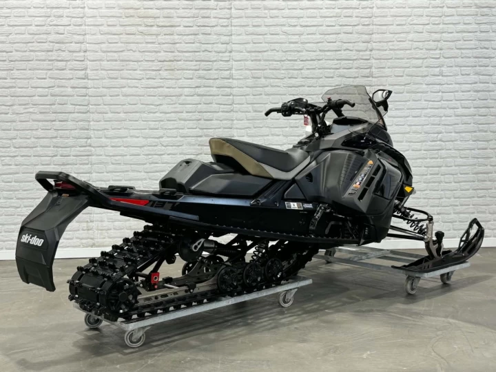 2026 BRP SKI-DOO RENEGADE ADRENALINE ENDURO PKG 900 ACE TURBO 137'' + ECRAN 10'' + GPS + REV GEN5 + RARE & A1 