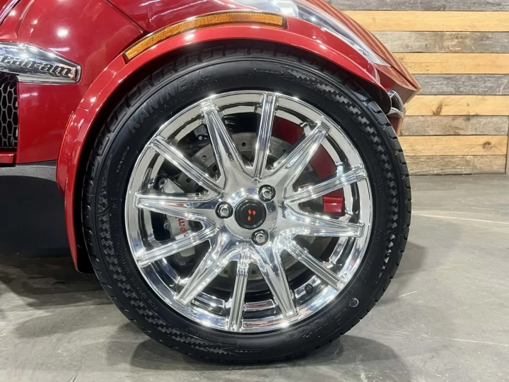 2015 BRP CAN-AM SPYDER RT LIMITED SE-6 (SEMI-AUTOMATIQUE) + ROTAX 1330 cc ACE + SEULEMENT 41302 KM + TOUTE ÉQUPÉE 