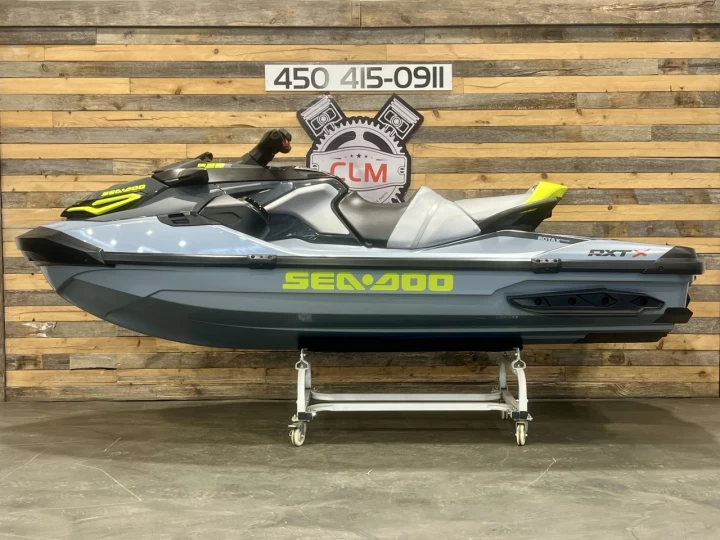 2024 BRP SEA-DOO RXT-X 325 H.P + IBR + VTS + PREMIUM AUDIO + TECH PKG + 40 HR + 3 PASSAGERS + RARE 