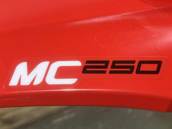 2023 GASGAS MC 250 + 2 TEMPS + SEULEMENT 3.8 HEURES + MX-MOTORCROSS + RARE & IMPECABLE A1 