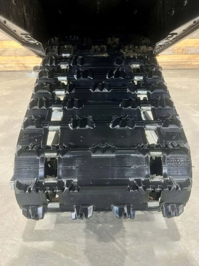 2018 BRP SKI-DOO GRAND TOURING S.E 1200 EFI 4-TEC 137'' + SUSPENSION A AIR + SEULEMENT 6935 KM + RARE & A1 