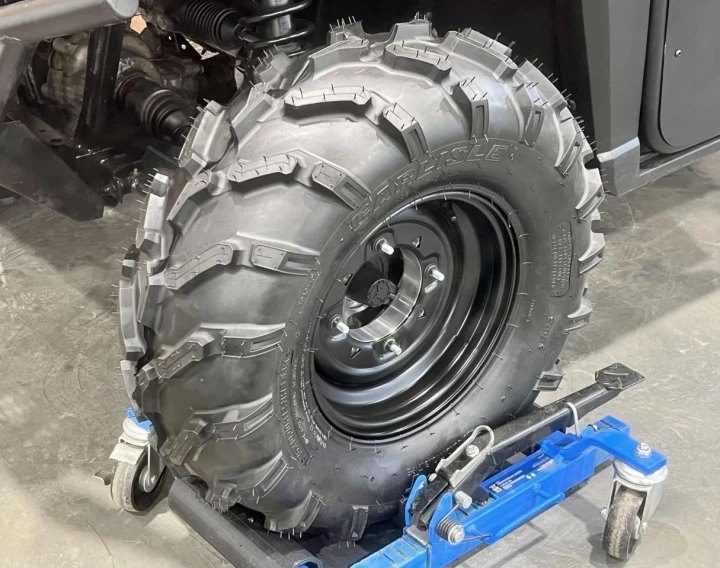 2017 POLARIS RANGER EV - VEHICULE ELECTRIQUE + 4X4 + 2 PASSAGERS + 4 PNEUS NEUFS 