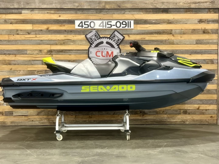 2024 BRP SEA-DOO RXT-X 325 H.P + IBR + VTS + PREMIUM AUDIO + TECH PKG + 40 HR + 3 PASSAGERS + RARE 