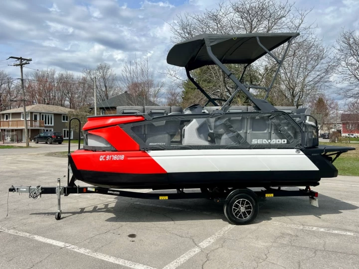 2024 BRP SEA-DOO SWITCH CRUISE 18' 230 HP + IBR + VTS + IDF + GPS + AUDIO + BIMINI + REMORQUE DLX 