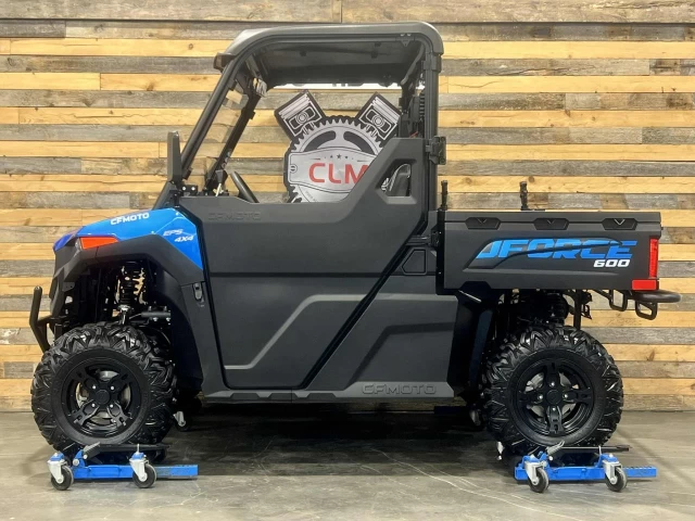 CF MOTO U-FORCE 600 EFI + 4X4 + EPS + SEULEMENT 337 KM + BEAUCOUP D'ÉQUIPEMENTS $$$ + GARANTIE  2023