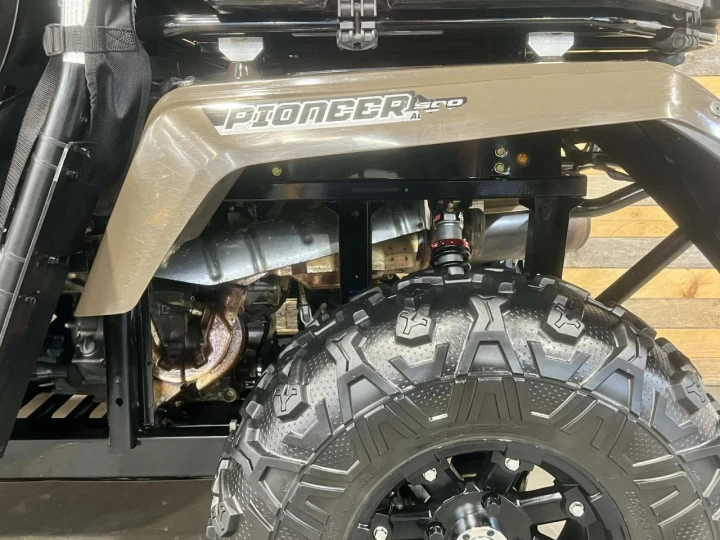 2020 HONDA PIONEER 500 EFI + 4X4 + E.P.S + SUSPENSION ELKA + MAGS + RADIO + BEAUCOUP D'OPTIONS $$$ 