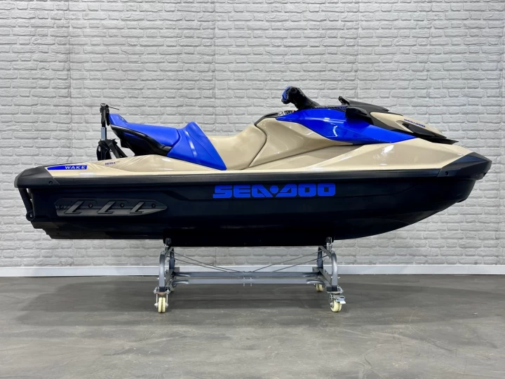 2025 BRP SEA-DOO EDITION WAKE 170 H.P + IBR + VTS + IDF + TOUR & RACK + 3 PASSAGERS + RARE 