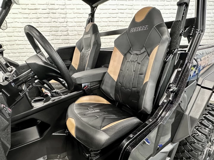 2023 POLARIS GENERAL XP 1000 EFI PREMIUM DELUXE + 4WD + EPS + AUDIO + SEULEMENT 3425 KM + RARE & A1 