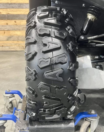 2023 CF MOTO U-FORCE 800 LX EFI + 4X4 + EPS + SEULEMENT 1296 KM + GARANTIE MAI 2028 + CONDITION A1 