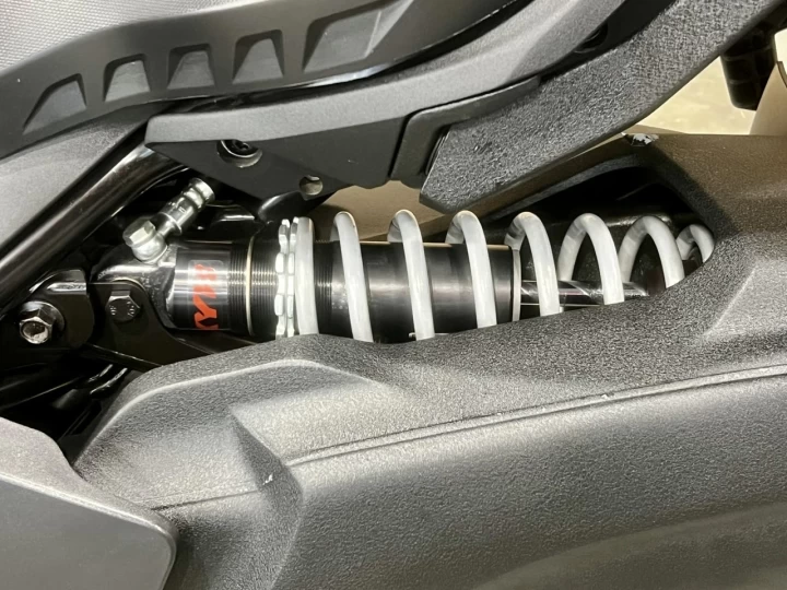 2021 BRP CAN-AM SPYDER / RYKER 900 ACE EDITION RALLY _ PARE-BRISE + BANC PASSAGER + SUSPEMNSION KYB 