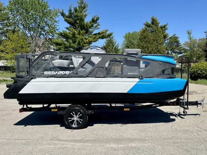 2023 BRP SEA-DOO SWITCH 16' ROTAX 170 H.P + IBR + VTS + IDF + REMORQUE + 0 HR + RARE & A1 