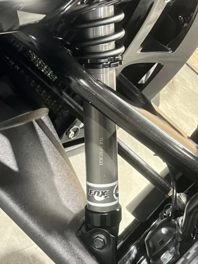 2015 BRP CAN-AM SPYDER ST LIMITED SE-5 (SEMI-AUTOMATIQUE) + BAS KM 26699 KM + GPS + RADIO + SACCOCHE + COULEUR RARE & A1 