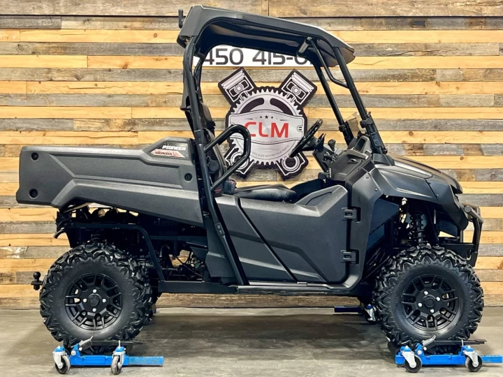 2017 HONDA PIONEER 700 DELUXE EFI + EPS + 4X4 + MAGS + TREUIL + TOUT NOIR 