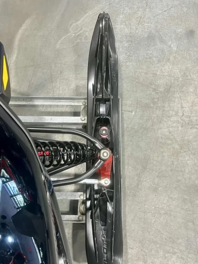 2025 BRP SKI-DOO RENEGADE ENDURO 900 ACE TURBO 130 H.P I.T.C 137'' + REV GEN5 + ECRAN COULEUR 10'' + GPS + AIR RIDE + SEULEMENT 2836 KM 