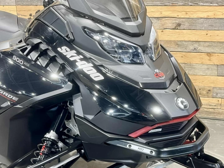 2025 BRP SKI-SOO RENEGADE ENDURO 900 ACE ITC 137'' + REV GEN5 + GARANTIE B.E.S.T + SEULEMENT 3680 KM 