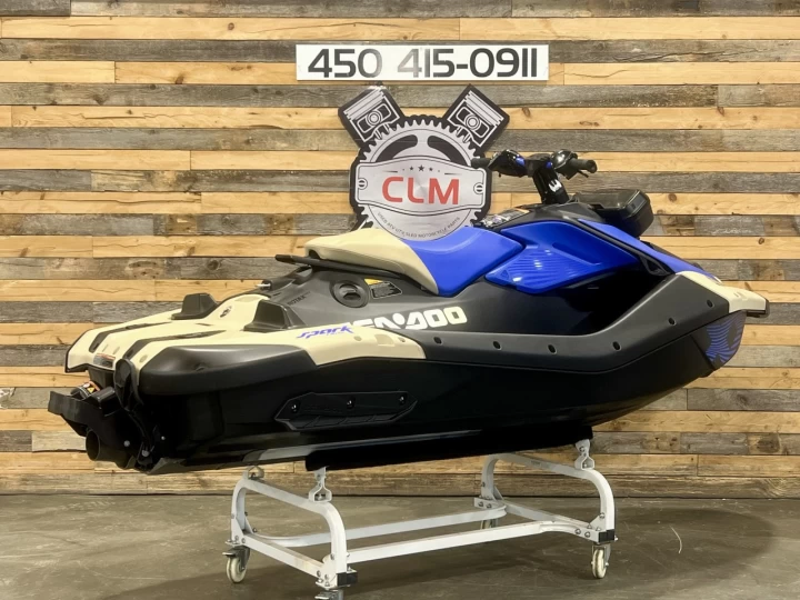 2025 BRP SEA-DOO SPARK TRIXX 1UP + IBR + VTS + MODE TRIXX + AUDIO + SEULEMENT 16 HR + RARE & A1 