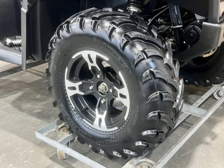 2022 CF MOTO C-FORCE 600 LX + 4X4 + EPS + SEULEMENT 947 KM + GARANTIE 2027 + RARE & A1 