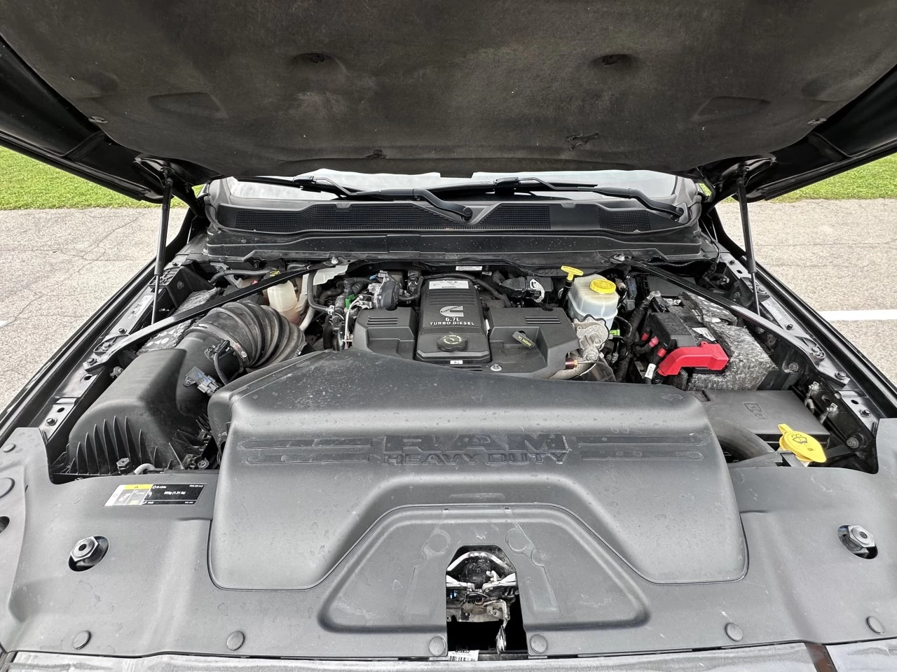 2019 RAM 3500 LARAMIE CUMMINS 6.7L H.O - HIGH OUTPUT + CREW CAB + 4WD + BOITE LONGUE + SUSPENSION A AIR + RARE & A1  Image principale