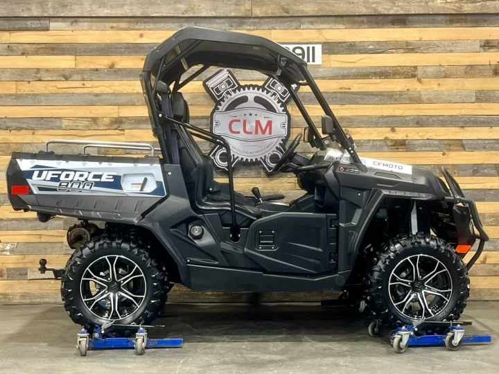 2023 CF MOTO U-FORCE 800 LX EFI + 4X4 + EPS + SEULEMENT 1296 KM + GARANTIE MAI 2028 + CONDITION A1 